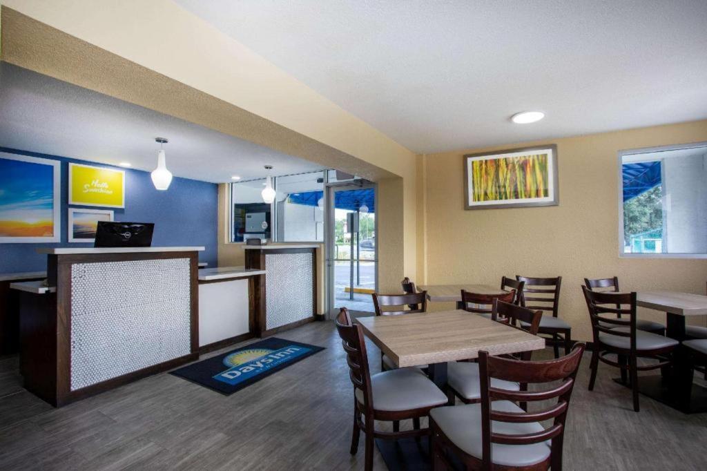 Days Inn by Wyndham Apopka/Orlando Bagian luar foto